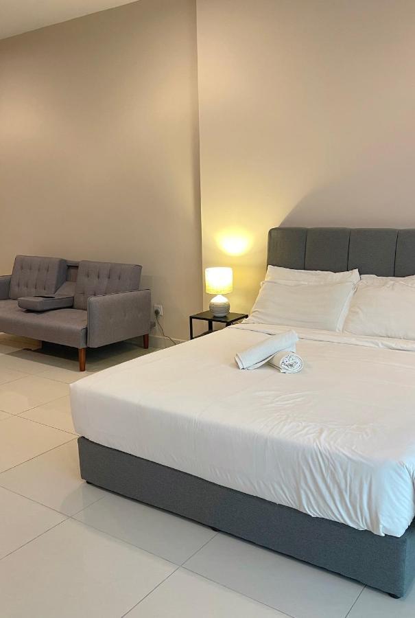 Atria Sofo Suites - Петалинг-Джая Экстерьер фото
