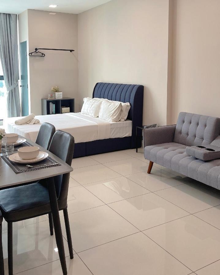 Atria Sofo Suites - Петалинг-Джая Экстерьер фото