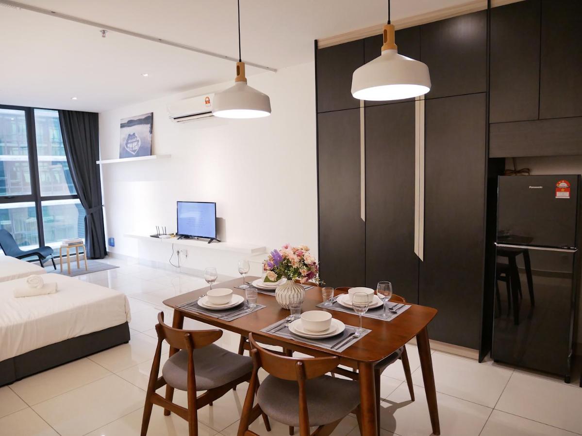 Atria Sofo Suites - Петалинг-Джая Экстерьер фото