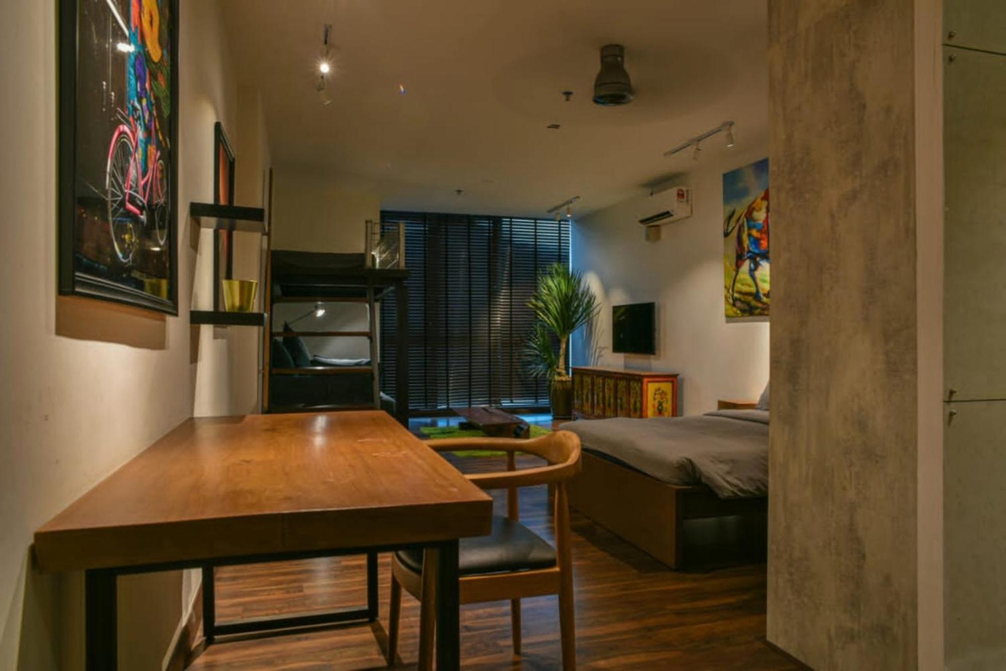 Atria Sofo Suites - Петалинг-Джая Экстерьер фото